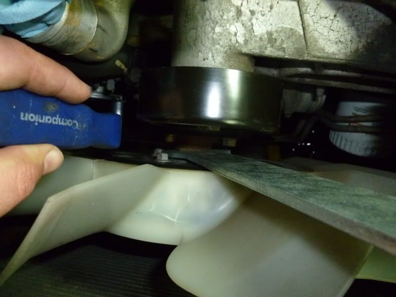 Removing fan clutch ford f150